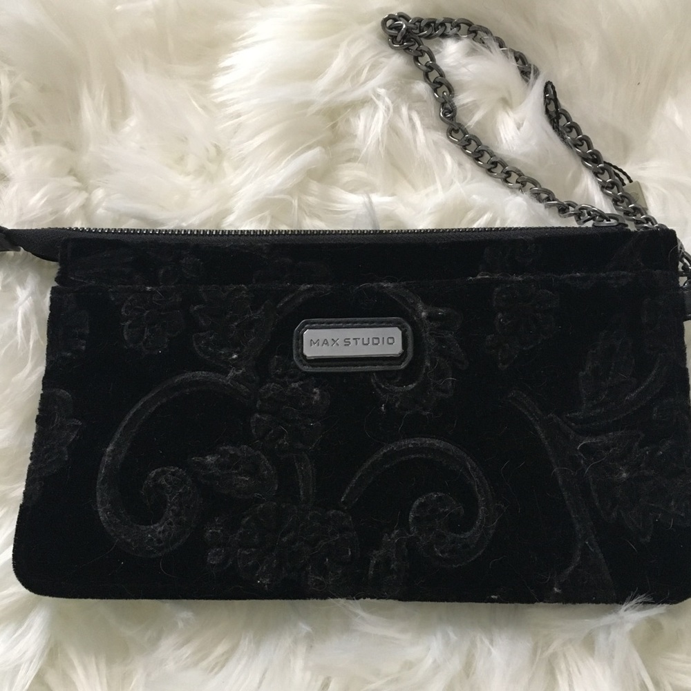 Velvety max studio clutch